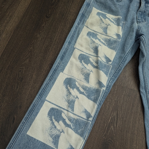 Pleasures 'Swallow' Graphic Mid Rise Straight Crop Denim Raw Hem Jeans - Picture 3 of 9